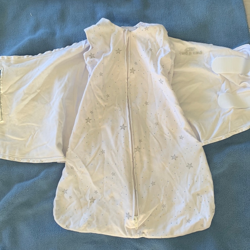 Halo sleepsack / swaddle with a star pattern 0-3 months